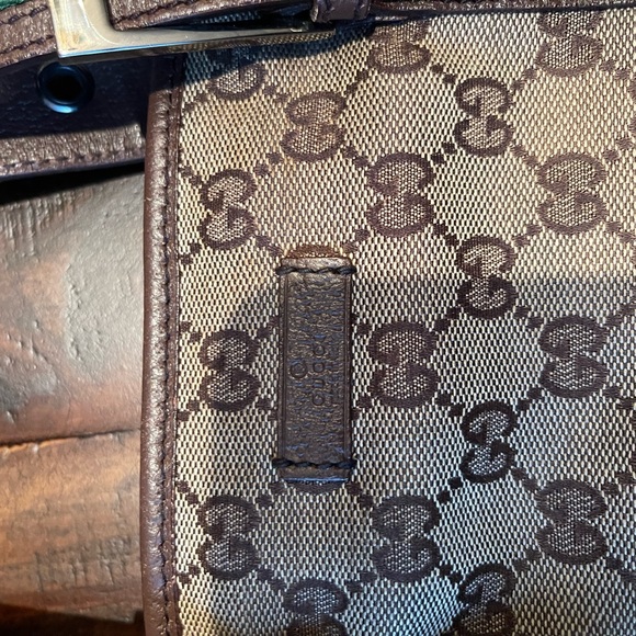 Vintage Pre-owned Authentic Gucci purse with red organizer Insert. - Picture 5 of 8